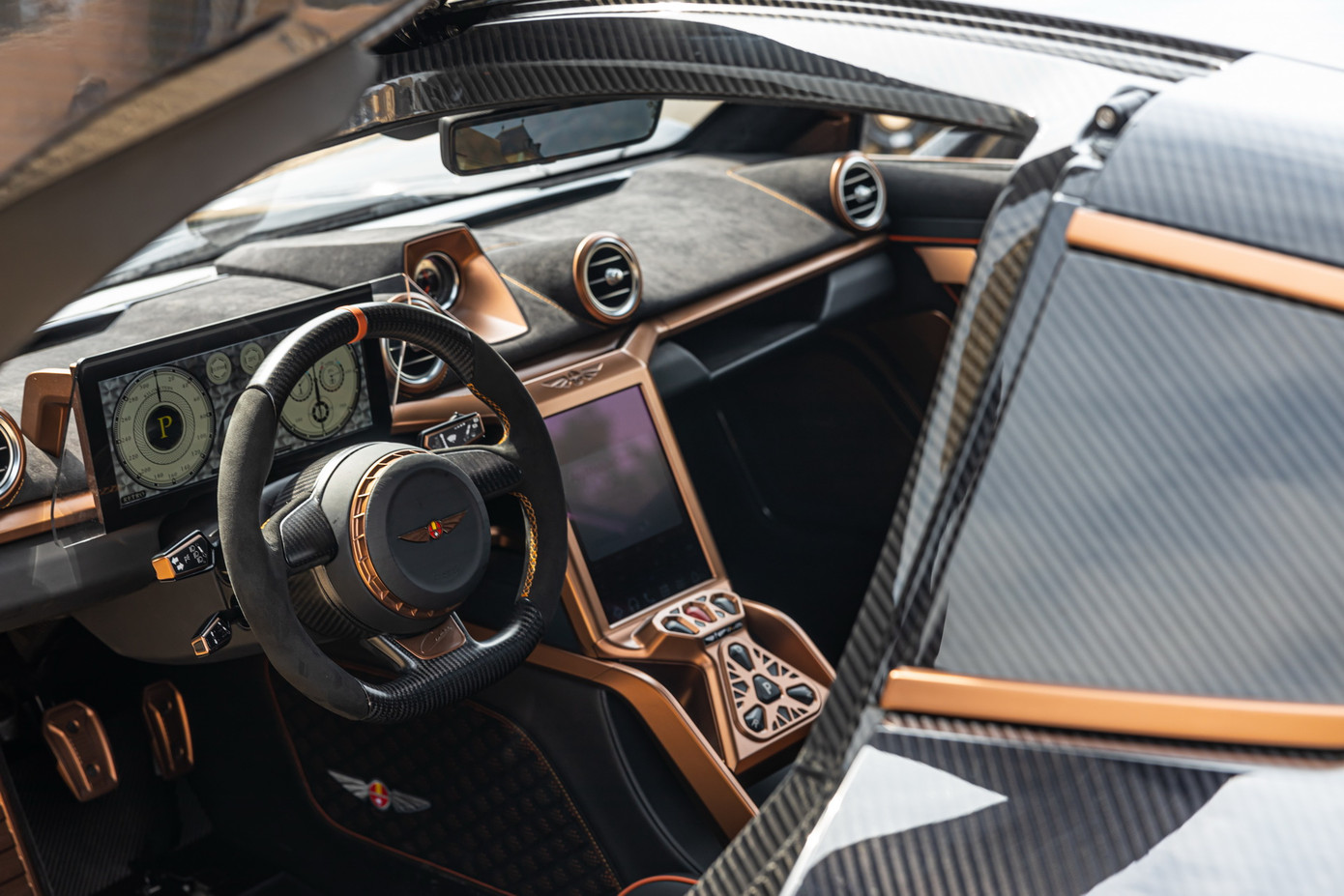 Siêu xe chỉ sản xuất 5 chiếc có giá 1,65 triệu euro ảnh 8