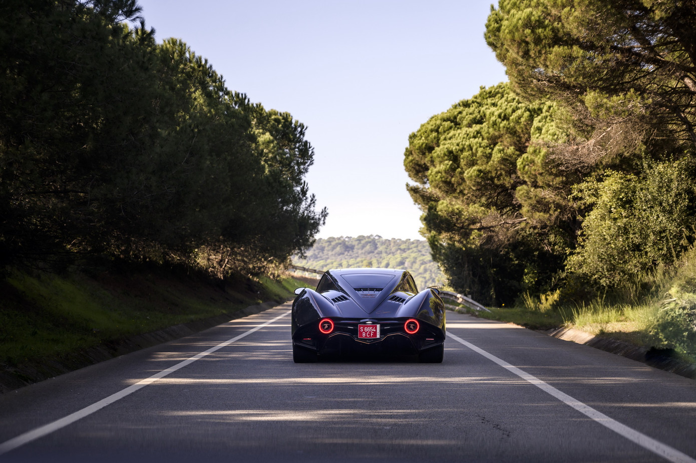 Siêu xe chỉ sản xuất 5 chiếc có giá 1,65 triệu euro ảnh 11