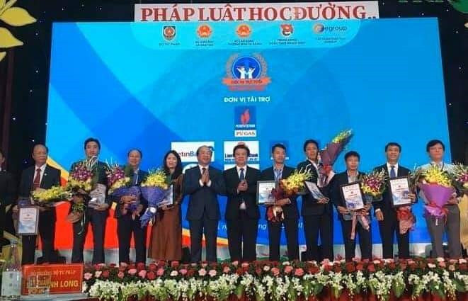 LienVietPostbank sát cánh cùng các thí sinh cuộc thi 'Pháp luật học đường' ảnh 1