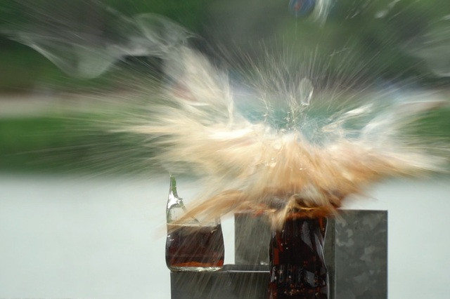 Chứng kiến sự nguy hiểm chết người của ná bi sắt gắn laser bán dạo ở Hà Nội ảnh 6