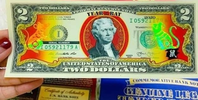 Tờ 2 USD in hình chuột mạ vàng được rao bán rầm rộ ảnh 1