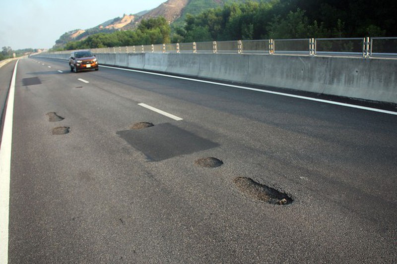 Bộ Quốc phòng đề nghị truy tố 1 thượng tá và 1 đại uý ảnh 1