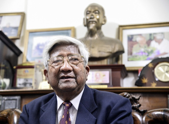 Chuyện về quyết định xin nghỉ trước Đại hội IX của Tổng Bí thư Lê Khả Phiêu ảnh 1