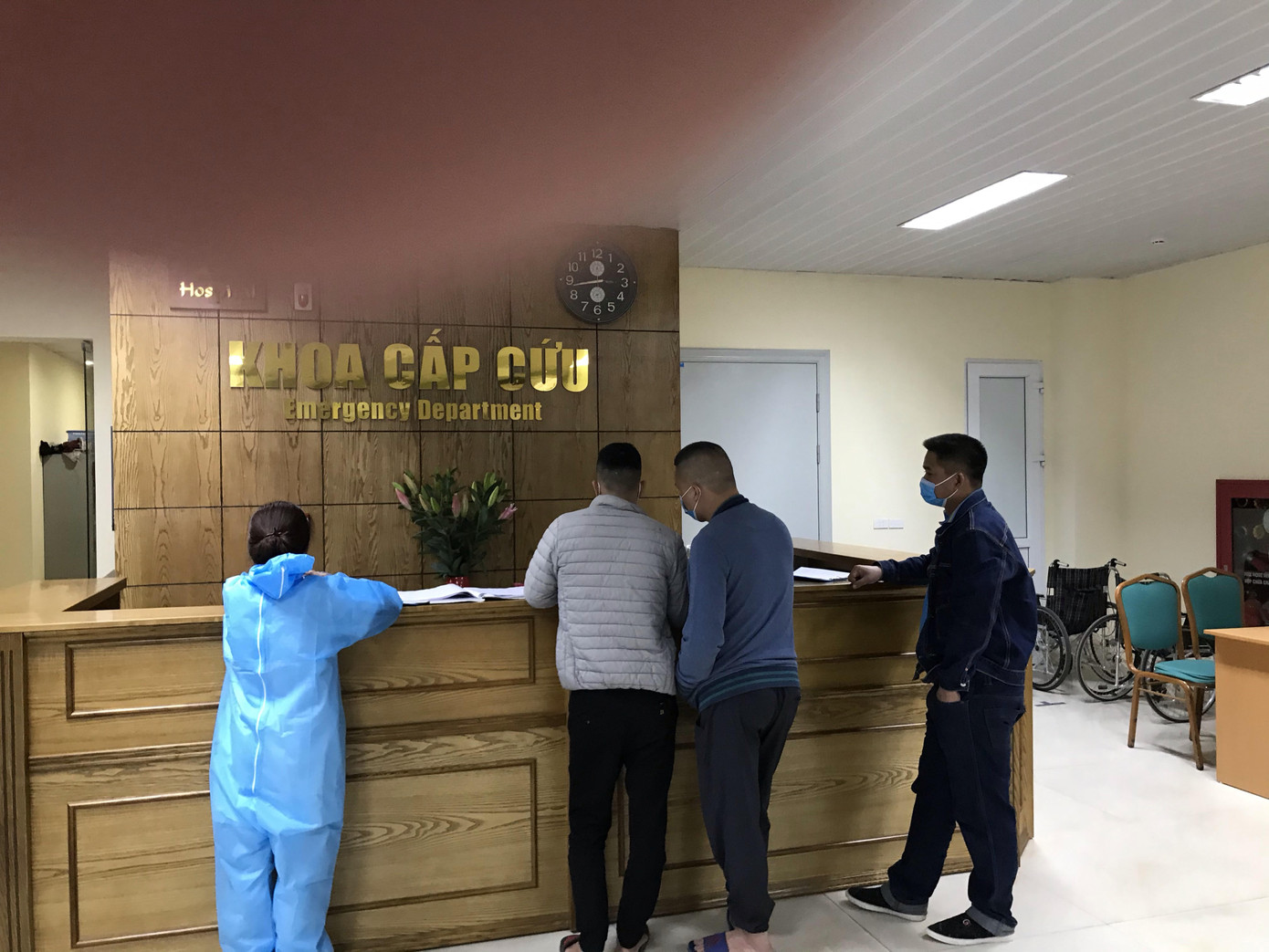 Đêm giao thừa đặc biệt ở bệnh viện E ảnh 2