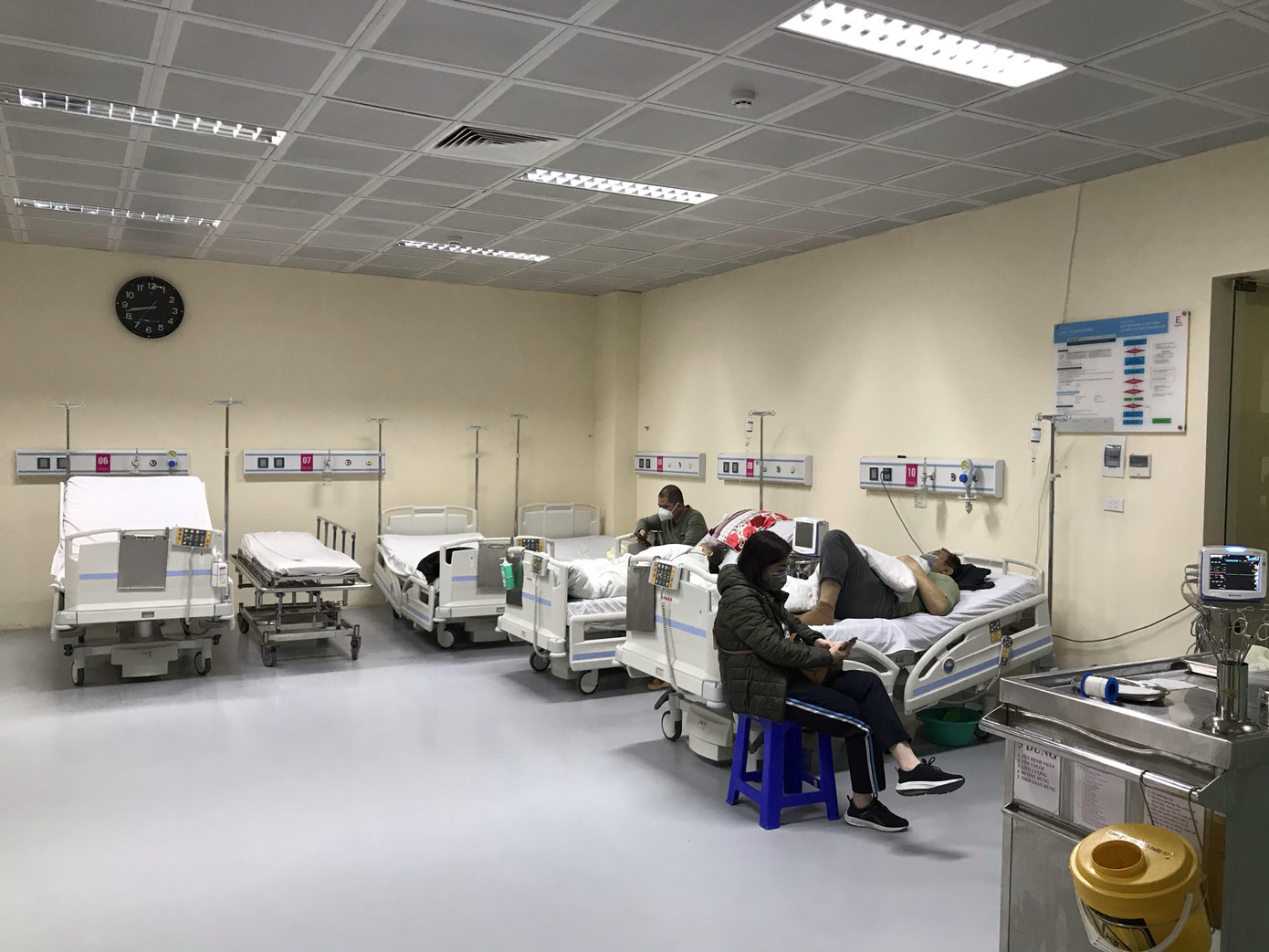 Đêm giao thừa đặc biệt ở bệnh viện E ảnh 3