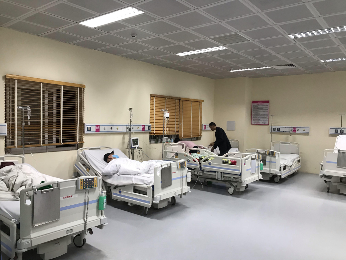 Đêm giao thừa đặc biệt ở bệnh viện E ảnh 4