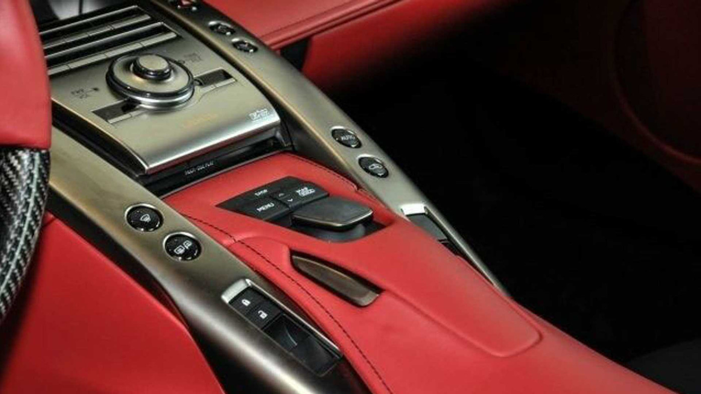 Siêu xe Lexus LFA cũ được bán giá hơn 1 triệu euro ảnh 8