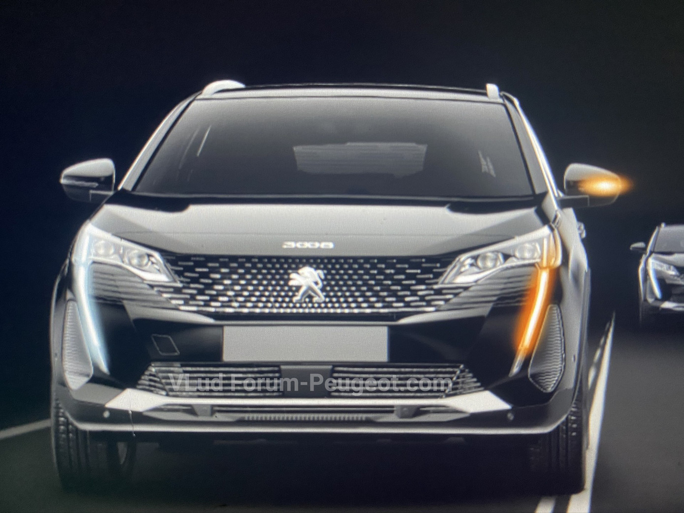 Rò rỉ phiên bản mới của Peugeot 3008 ảnh 1