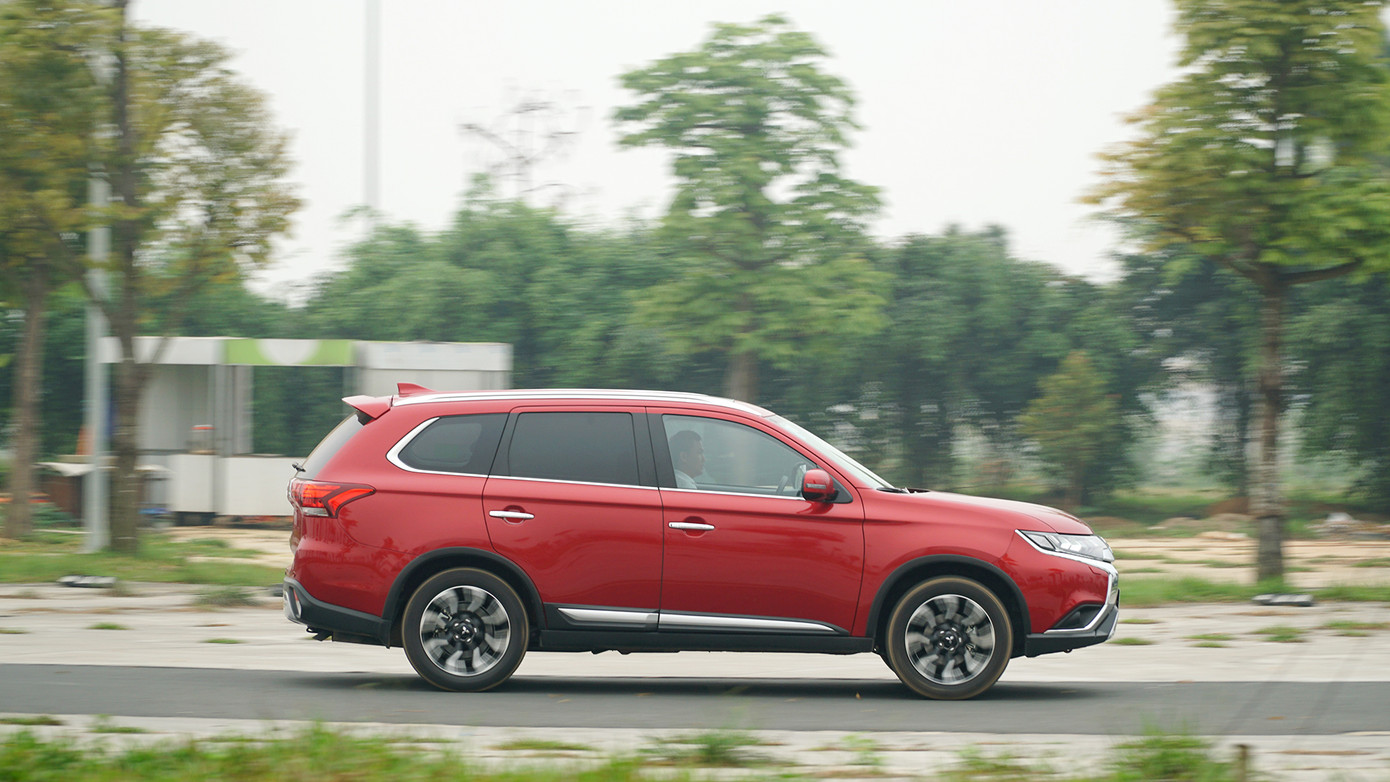 Đánh giá ưu và nhược điểm của Mitsubishi Outlander 2020 ảnh 8