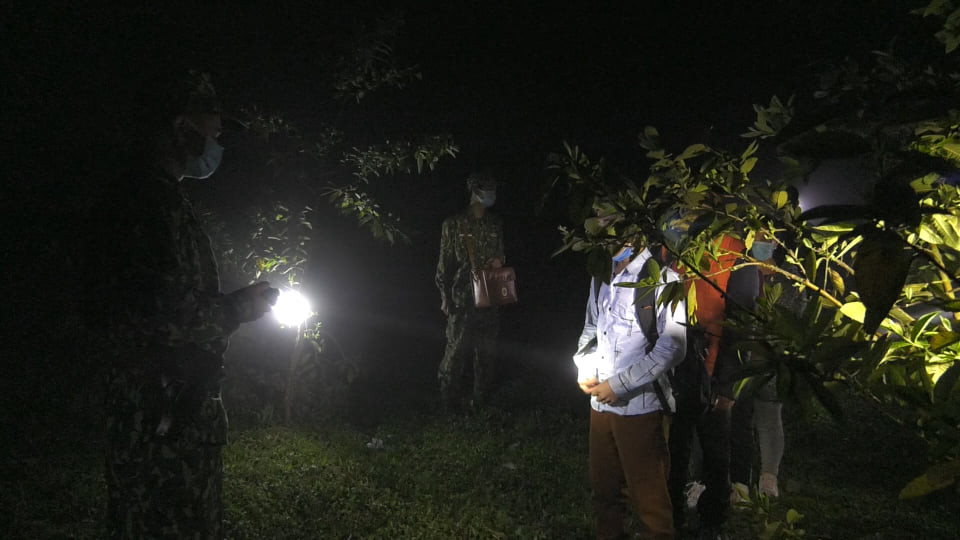 Ngăn chặn 16 người vượt biên trái phép ảnh 1