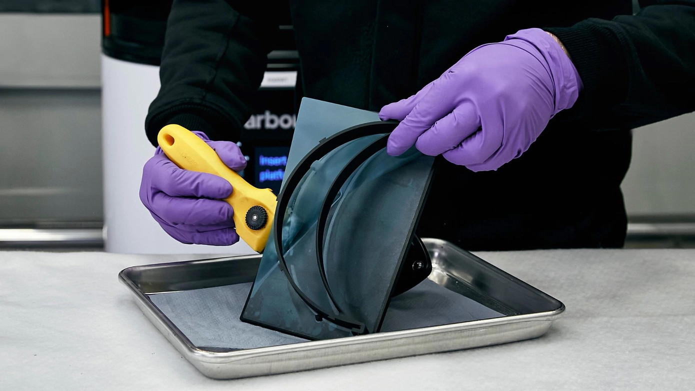 Lamborghini chuyển sang sản xuất khẩu trang ảnh 6