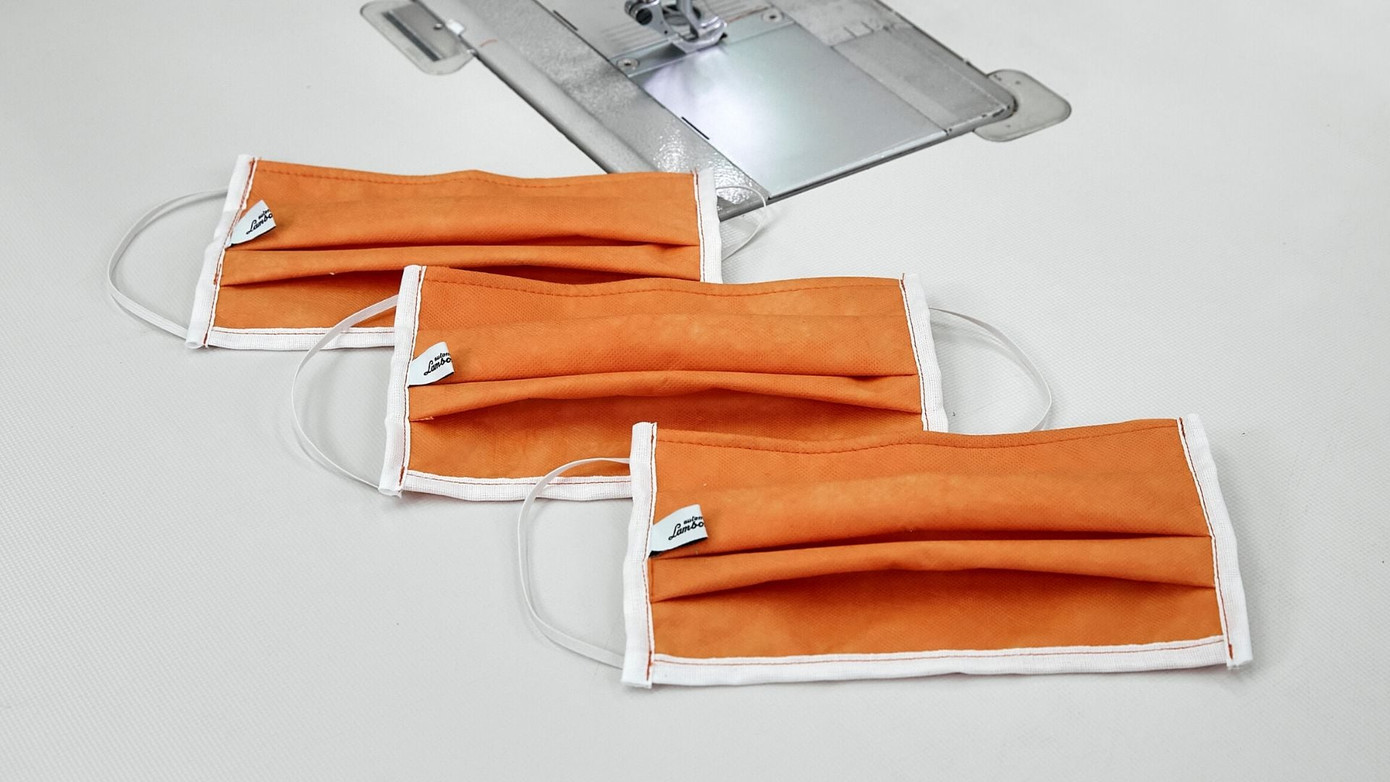 Lamborghini chuyển sang sản xuất khẩu trang ảnh 1