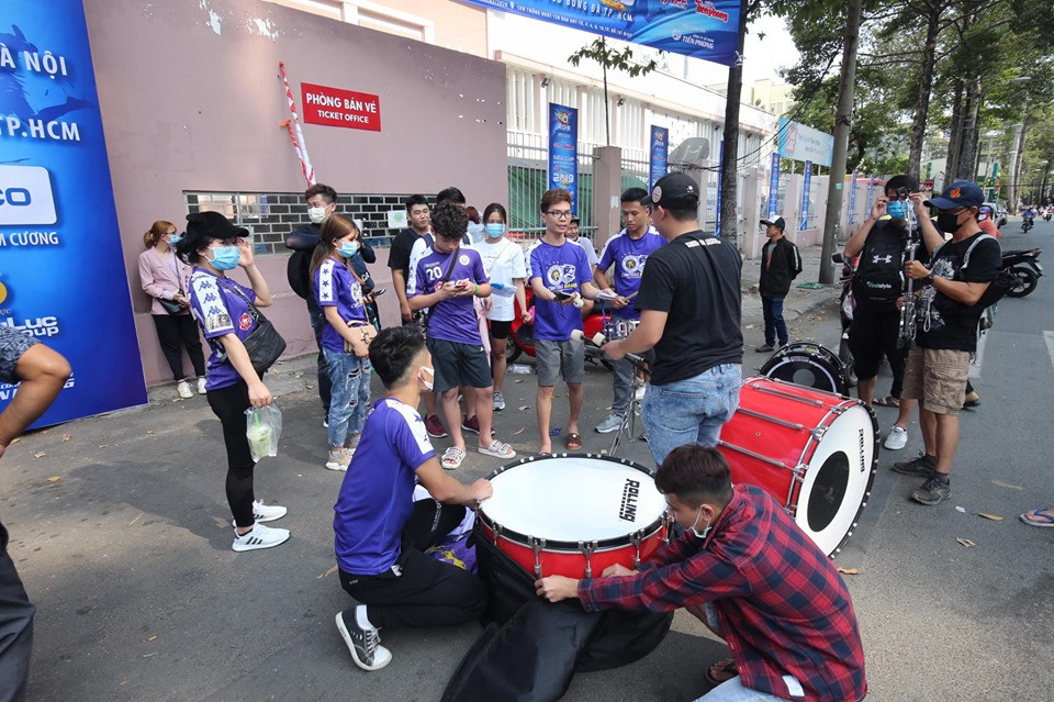 Những cổ động viên siêu may mắn ở Siêu cúp Quốc gia-cúp THACO 2019 ảnh 7