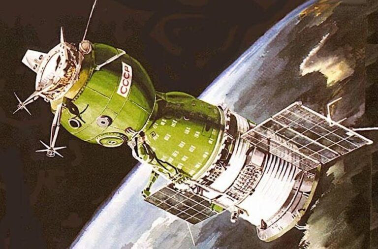 Cái chết thương tâm của nhà du hành Liên Xô rơi từ vũ trụ ảnh 4