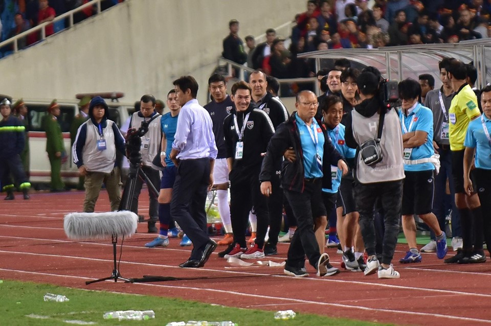 HLV Park Hang Seo nổi cơn tam bành vì đòn tâm lý của đối phương ảnh 7