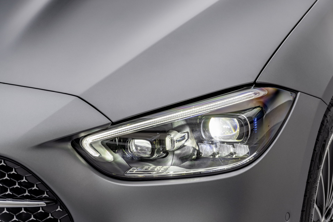 Mercedes-Benz C-Class thế hệ mới chính thức trình làng ảnh 9