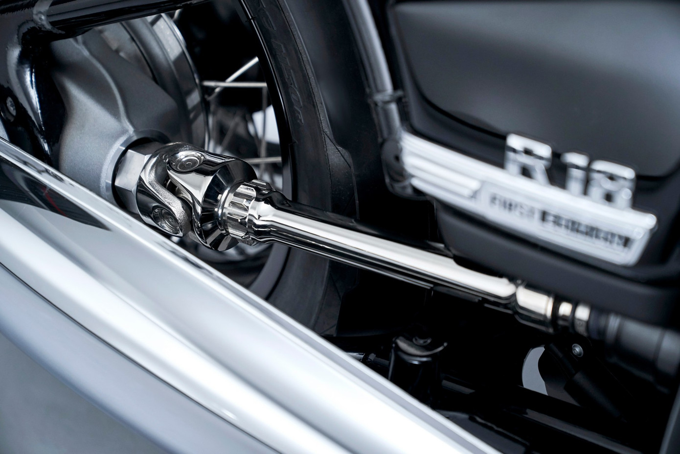 BMW trình làng môtô R18 với động cơ Boxer mạnh nhất ảnh 6