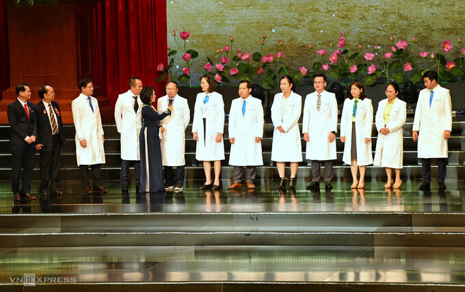 Trúc Nhi, Diệu Nhi gây xúc động tại Đại hội thi đua yêu nước ảnh 2