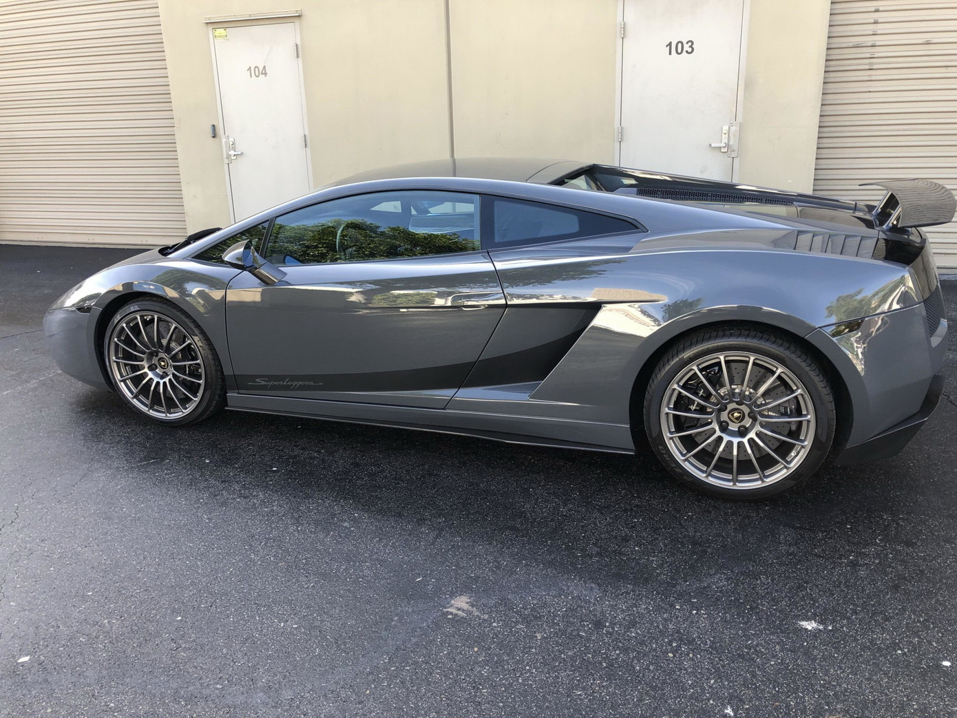 Siêu xe Lamborghini Gallardo Superleggera 2008 được đấu giá 1,8 tỷ đồng ảnh 4