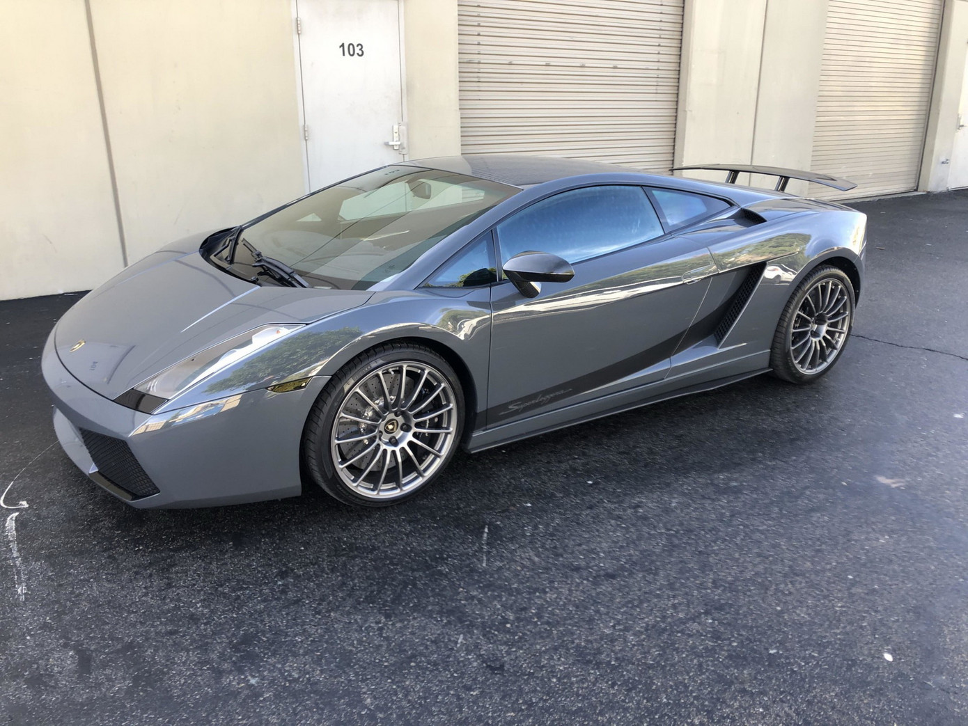 Siêu xe Lamborghini Gallardo Superleggera 2008 được đấu giá 1,8 tỷ đồng ảnh 3