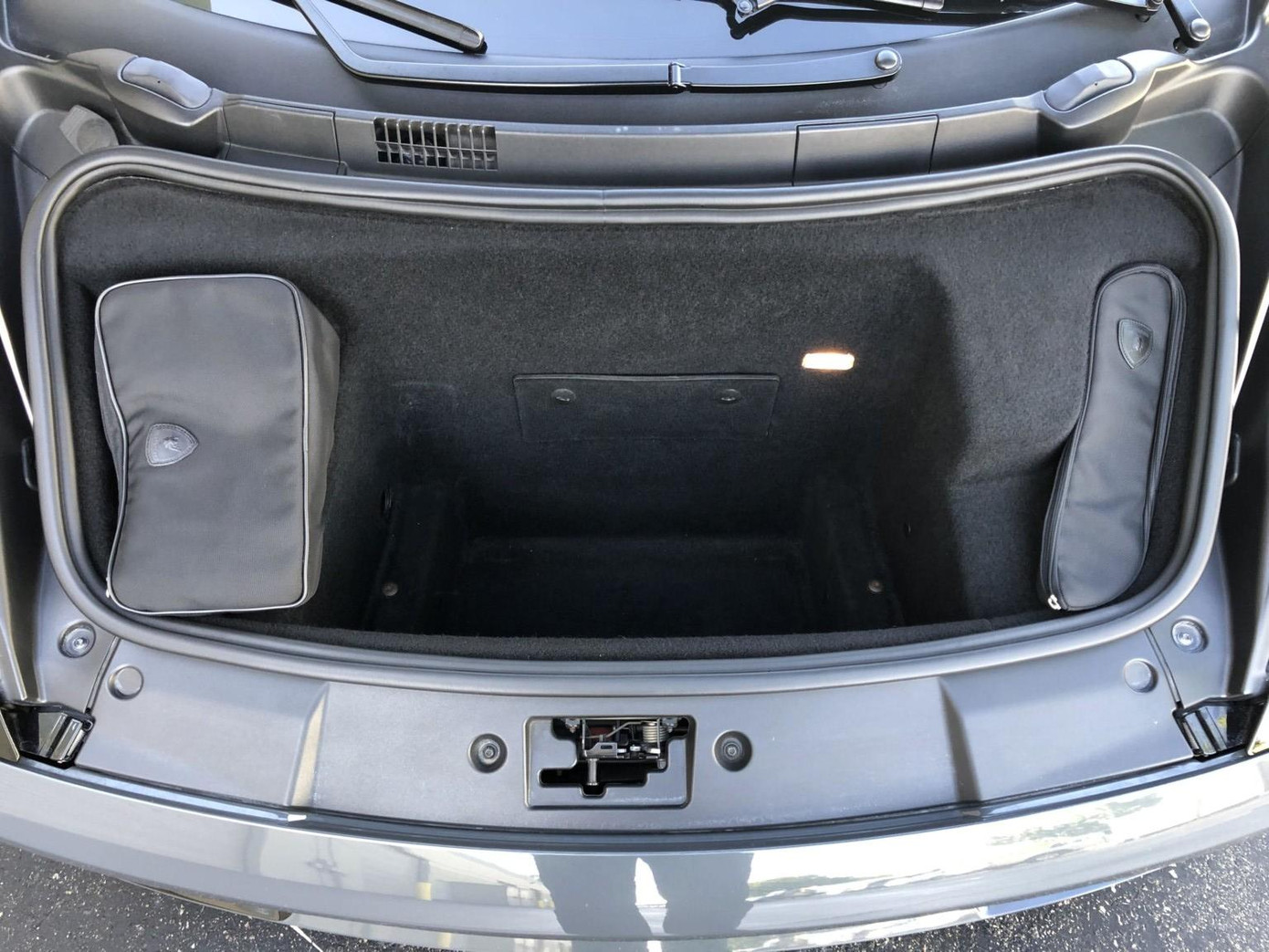 Siêu xe Lamborghini Gallardo Superleggera 2008 được đấu giá 1,8 tỷ đồng ảnh 12