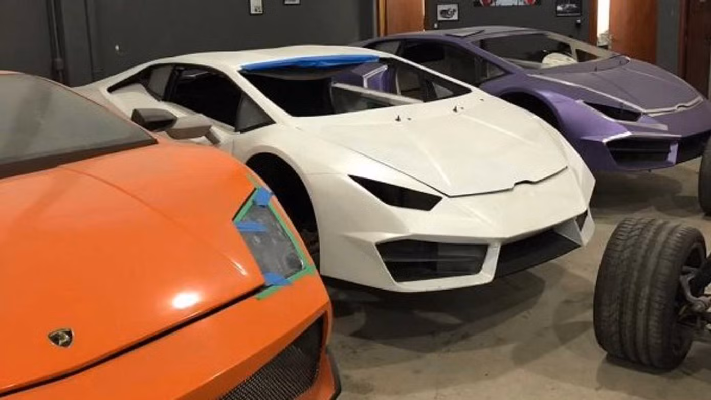 Người mẫu Playboy lao Lamborghini Huracan xuống hồ bơi ảnh 2 Người mẫu Playboy lao Lamborghini Huracan xuống hồ bơi ảnh 2