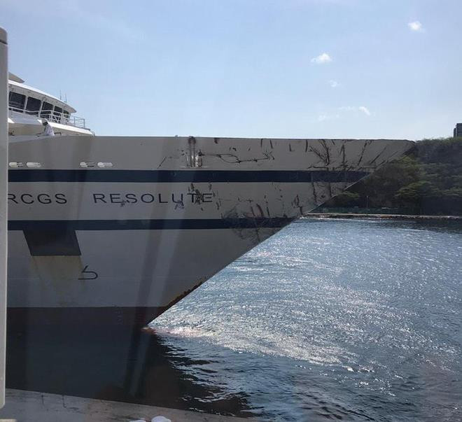 Tàu hải quân bị chìm sau khi 'tấn công' tàu du lịch, bí ẩn là đây ảnh 4