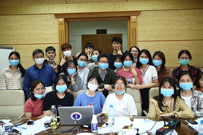 Dòng tin nhắn gửi mẹ của nữ sinh Y khoa tham gia chống dịch ảnh 2