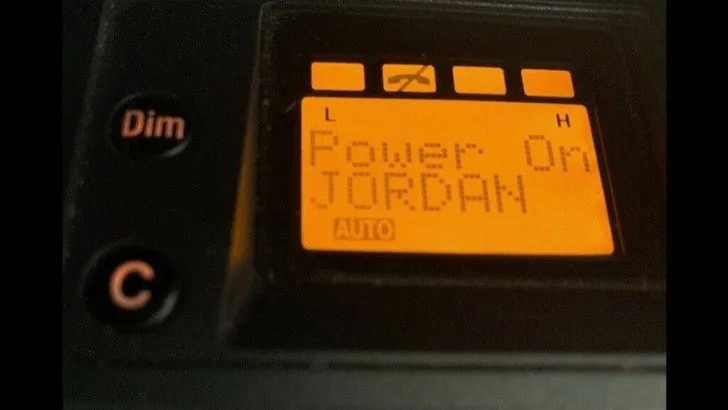 Đấu giá xe Mercedes-Benz hơn 20 năm tuổi của Michael Jordan ảnh 3