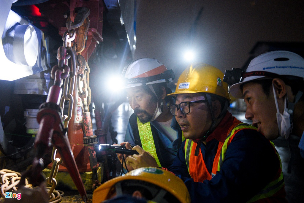 Ba giờ vận chuyển tàu metro về đến depot Long Bình ảnh 2