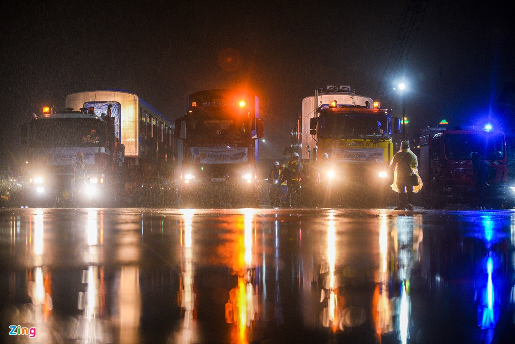 Ba giờ vận chuyển tàu metro về đến depot Long Bình ảnh 3
