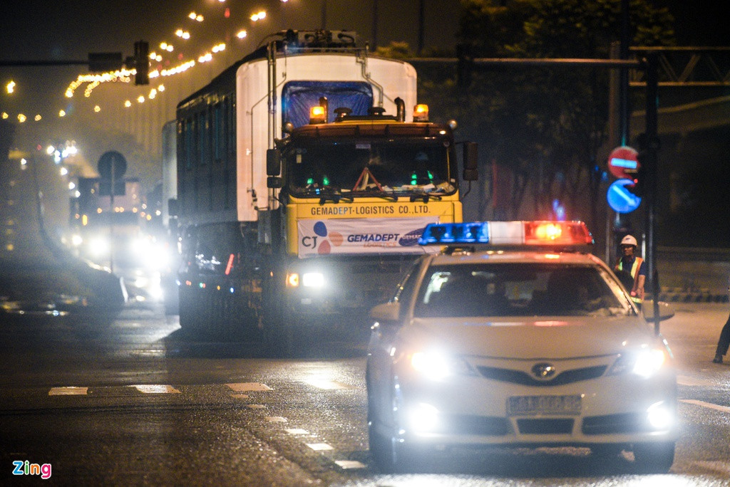 Ba giờ vận chuyển tàu metro về đến depot Long Bình ảnh 6