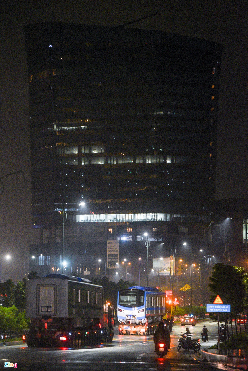 Ba giờ vận chuyển tàu metro về đến depot Long Bình ảnh 9