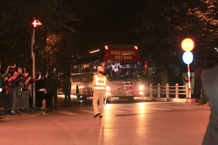 Các nhà vô địch SEA Games trở về trong vòng tay người hâm mộ ảnh 13