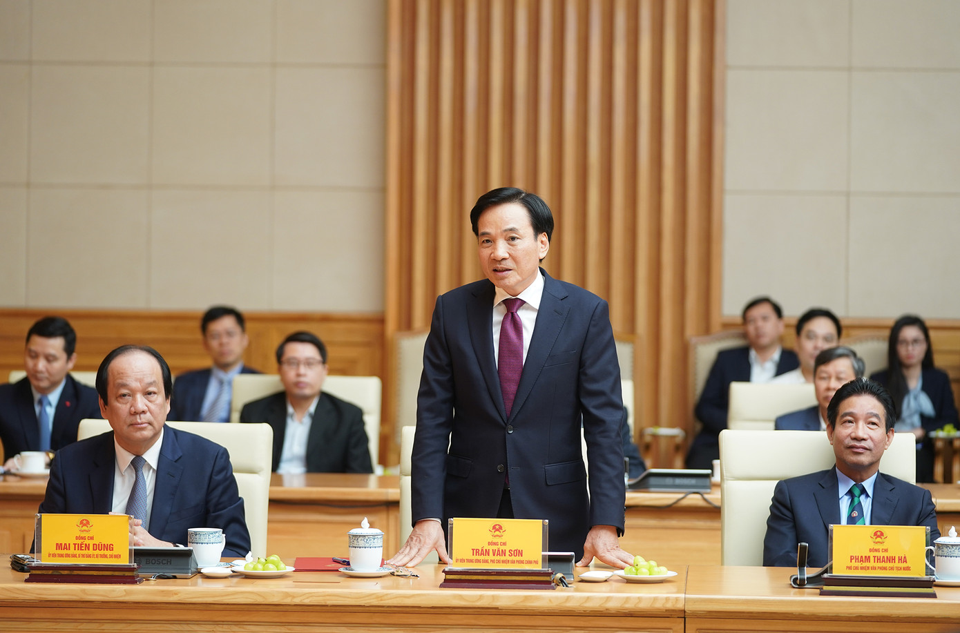 Thủ tướng trao quyết định bổ nhiệm Phó Chủ nhiệm Văn phòng Chính phủ ảnh 1