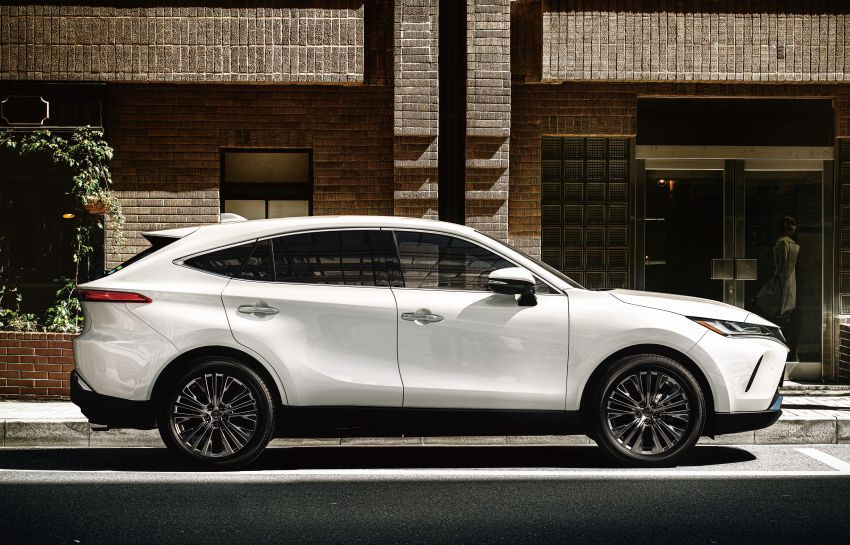 Toyota Harrier giá 'khủng' bán ra tại Đông Nam Á ảnh 4