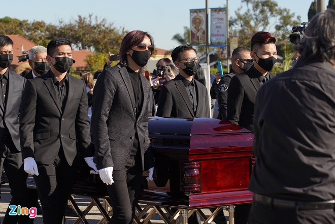 Dòng sổ tang 'đẫm nước mắt' của vợ để tưởng nhớ nghệ sĩ Chí Tài ảnh 2