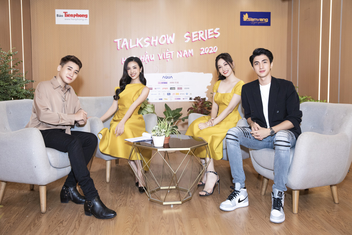 Á hậu Phương Nga - Bình An hé lộ thời điểm cưới ảnh 1