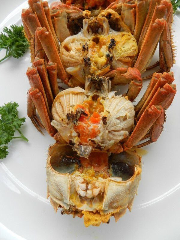 Choáng với độ chơi sang của nhà giàu Việt, chi chỉ vàng ăn con cua lạ ảnh 8