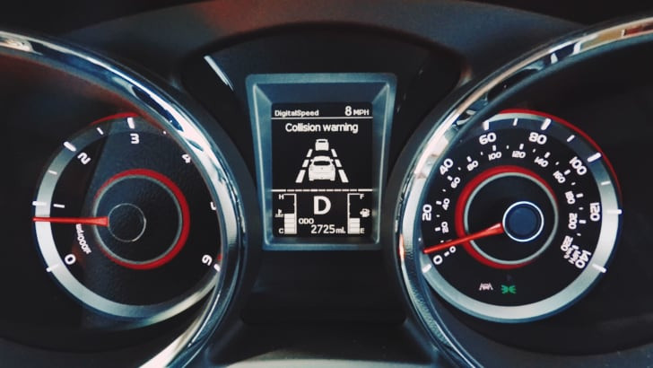 Những tính năng an toàn nào giúp giảm tai nạn ôtô nhiều nhất? ảnh 1