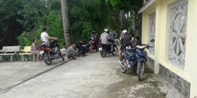 Bị bắn chết vì... xin nghỉ nhậu ảnh 1