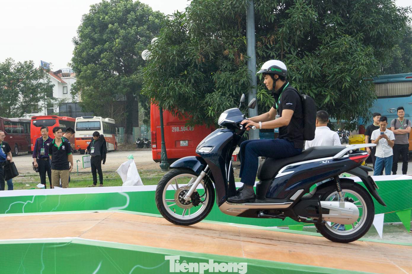 Vì sao ắc quy axit-chì vẫn được sử dụng trên xe máy điện ảnh 1