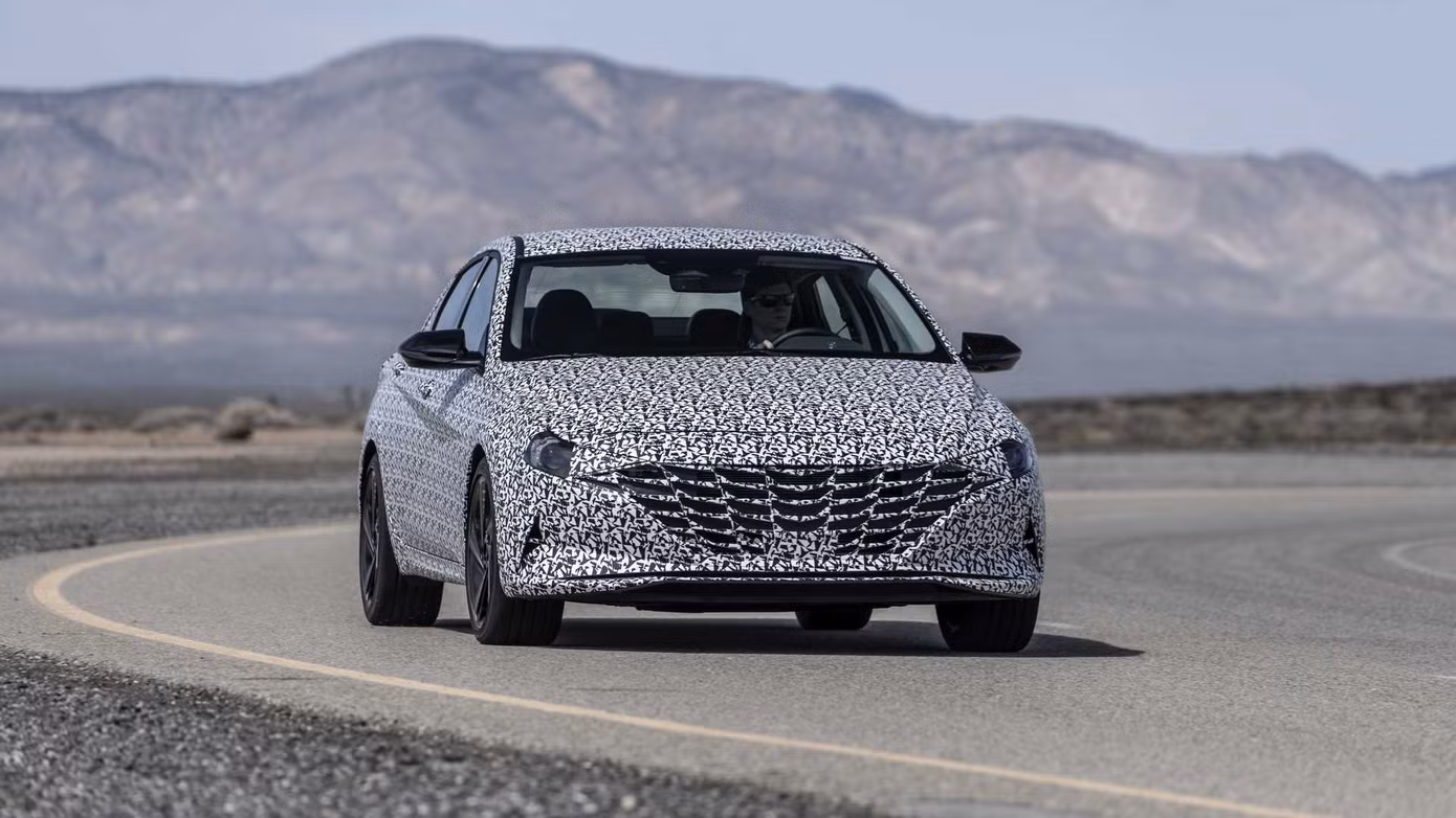 Hyundai Elantra sắp có phiên bản hiệu suất cao N Line 2021 ảnh 1
