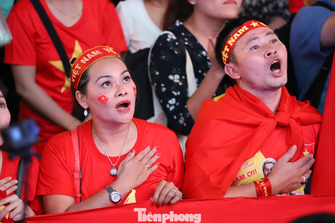 Một đêm không ngủ của CĐV ở TP.HCM sau chiến thắng lịch sử của U22 Việt Nam ảnh 2