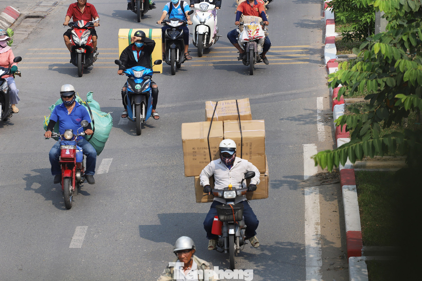 Xe máy 'hết đát' đại náo đường phố Sài Gòn ảnh 14