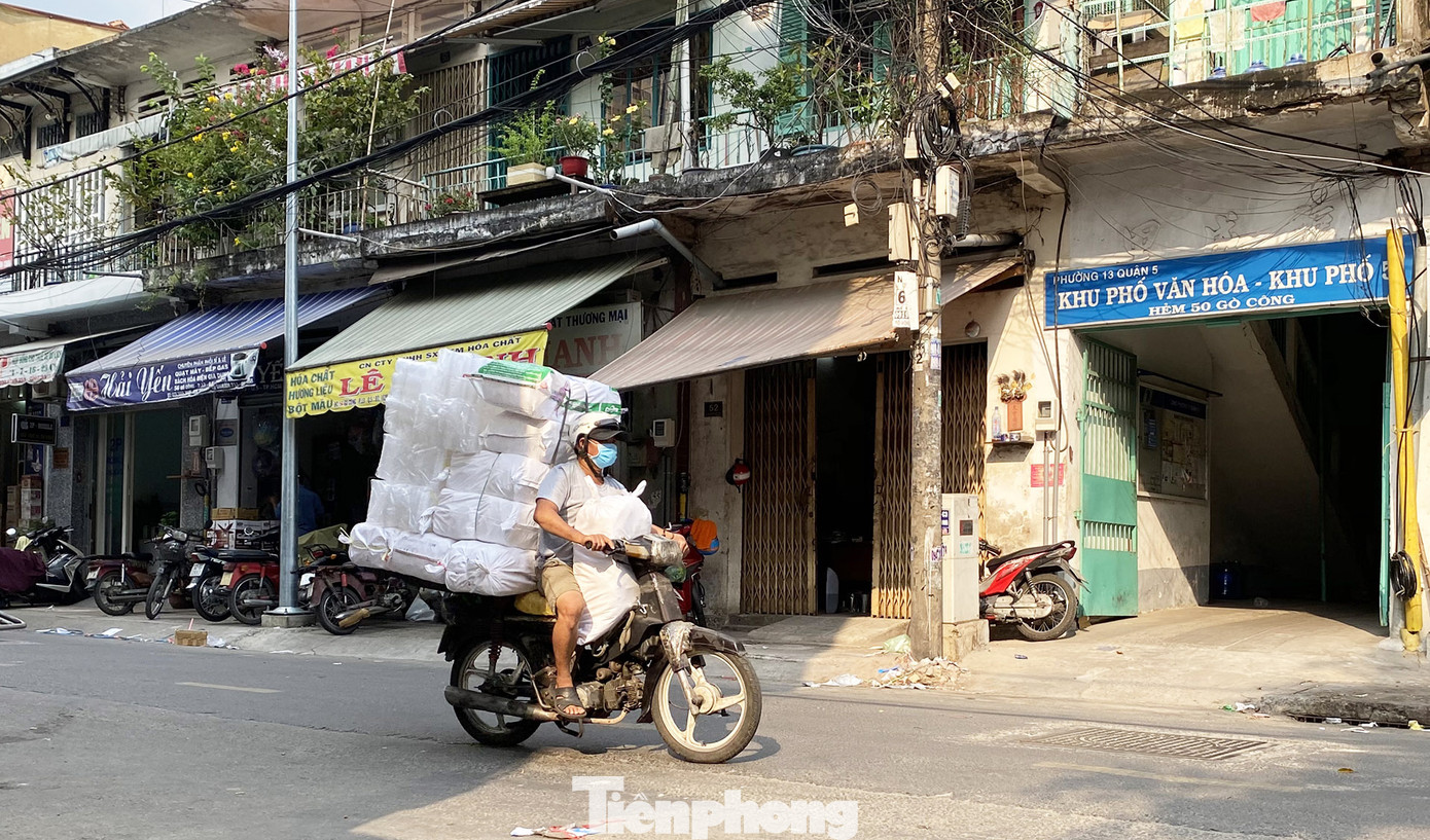 Xe máy 'hết đát' đại náo đường phố Sài Gòn ảnh 3