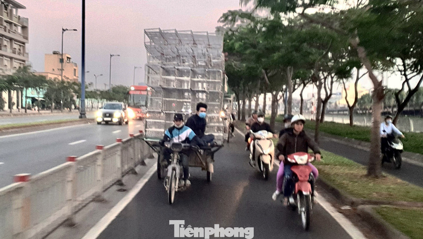 Xe máy 'hết đát' đại náo đường phố Sài Gòn ảnh 6