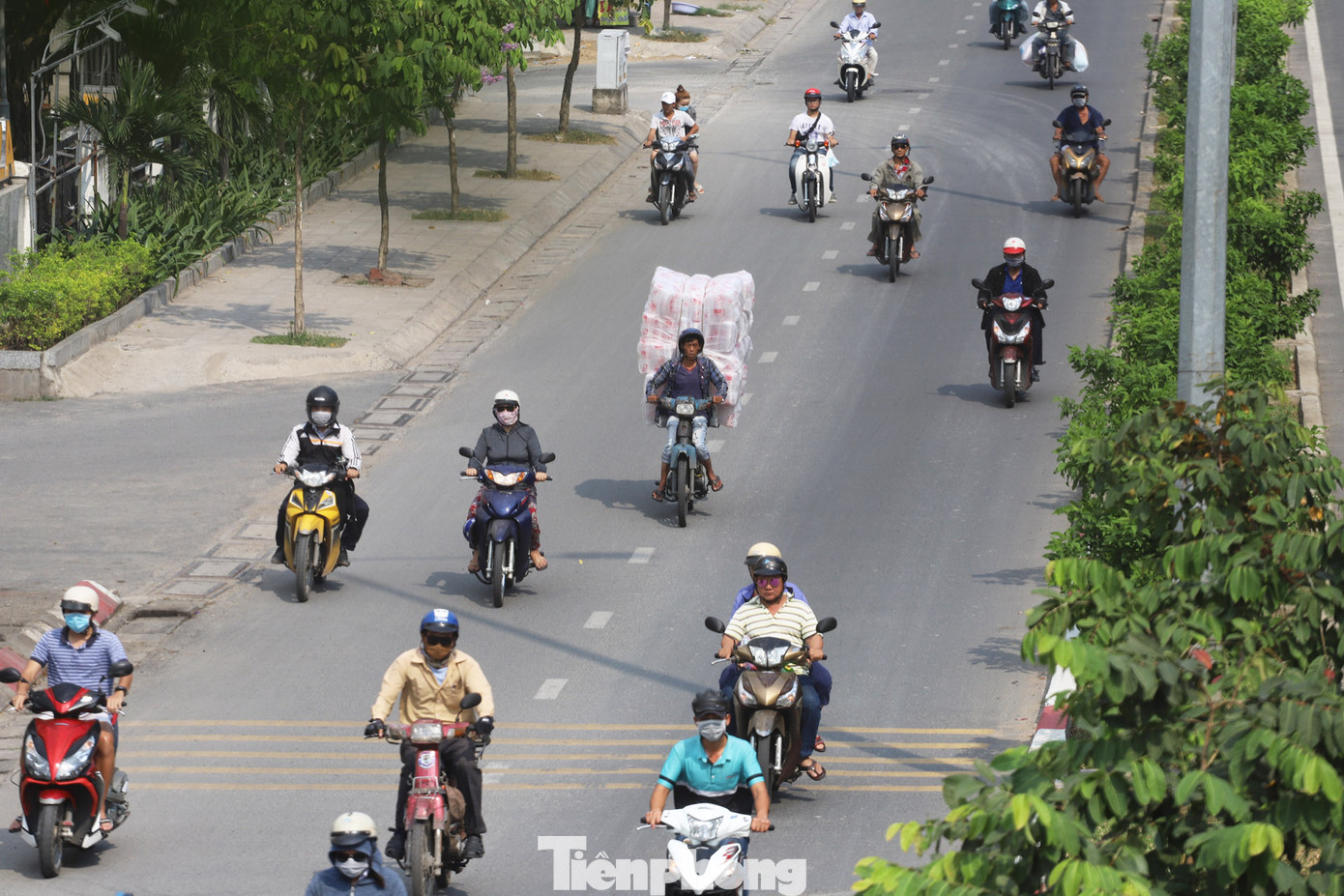 Xe máy 'hết đát' đại náo đường phố Sài Gòn ảnh 15