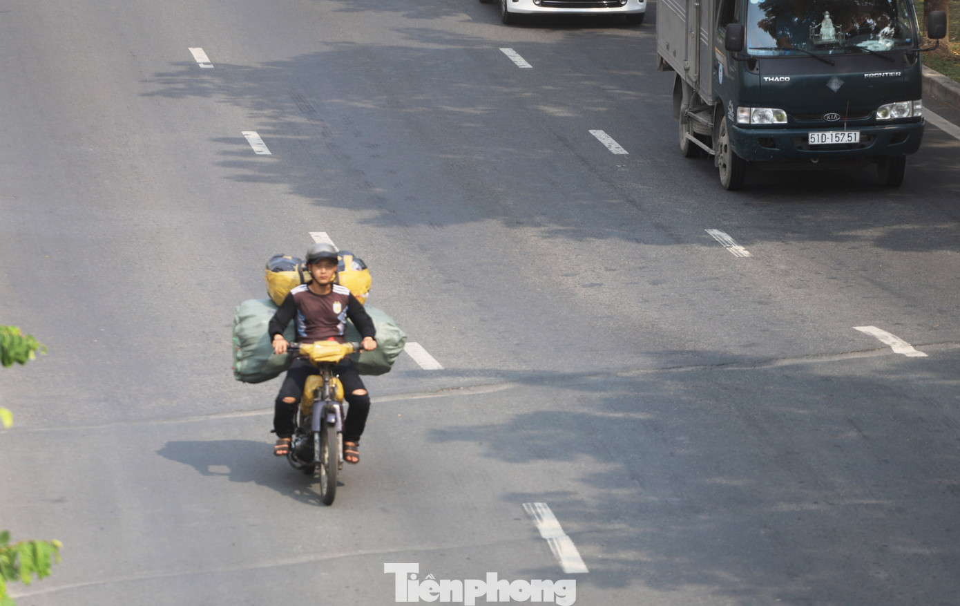 Xe máy 'hết đát' đại náo đường phố Sài Gòn ảnh 9