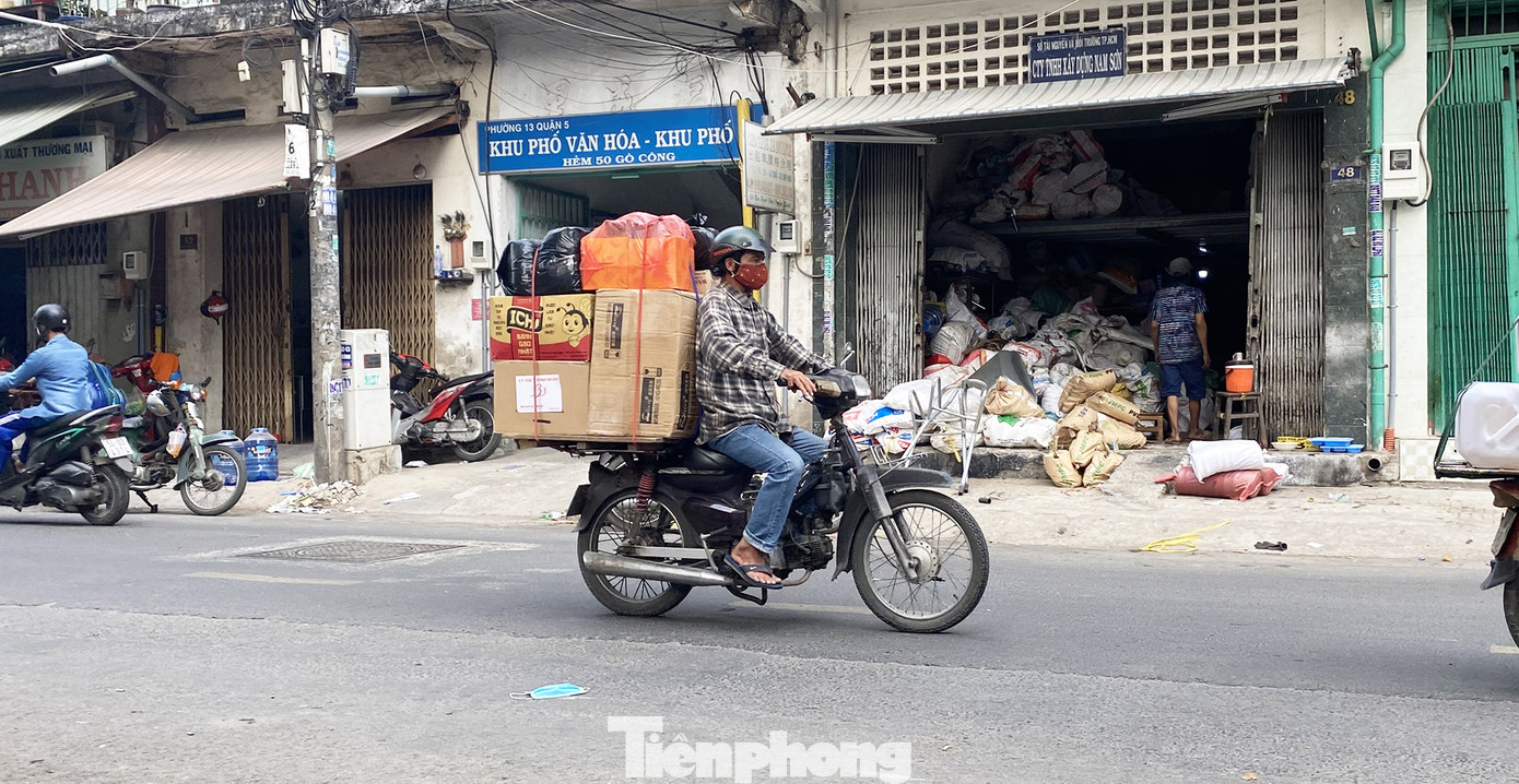 Xe máy 'hết đát' đại náo đường phố Sài Gòn ảnh 2